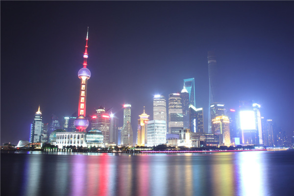 不要溫和地走進那個良夜 因為夜太美！