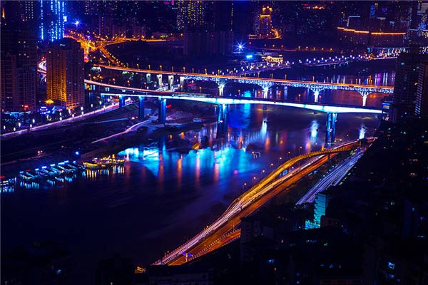 不要溫和地走進那個良夜 因為夜太美！