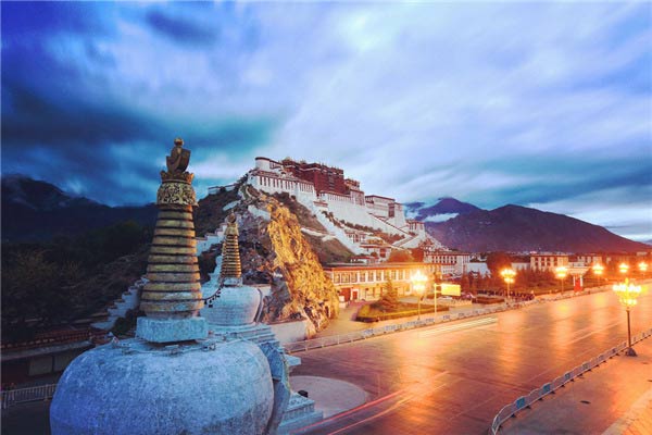 不要溫和地走進那個良夜 因為夜太美！