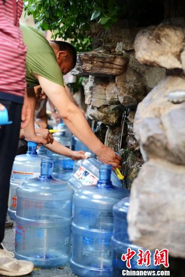 “泉城”濟(jì)南四大泉群現(xiàn)停噴危機(jī) 黑虎泉停噴 “泉城”濟(jì)南四大泉群現(xiàn)停噴危機(jī) 黑虎泉停噴