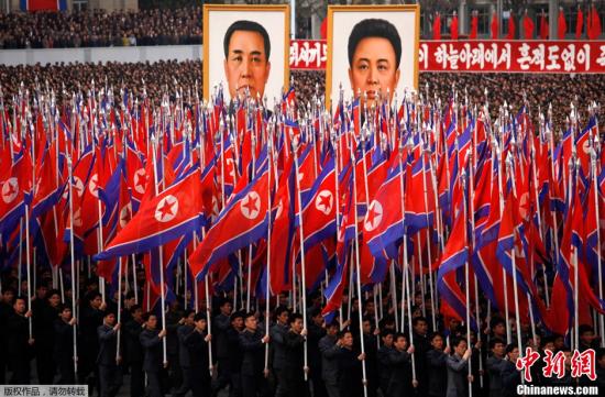 4月20日，包括軍人、公務(wù)員與平壤市民在內(nèi)的朝鮮各界民眾在金日成廣場集會，譴責(zé)并發(fā)誓要“消滅”韓國李