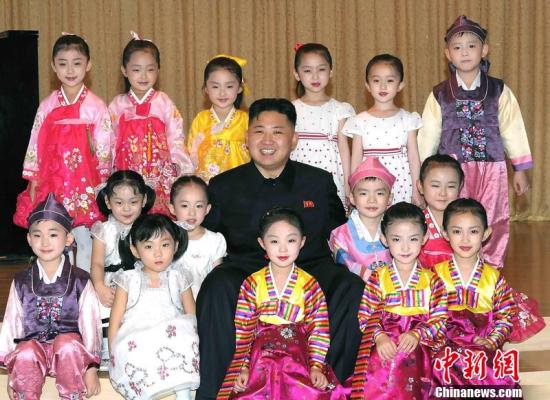 據(jù)朝中社5月30日報道，朝鮮勞動黨第一書記、朝鮮國防委員會第一委員長、朝鮮人民軍最高司令官金正恩在兒