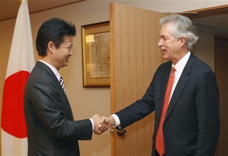 10月15日上午，日本外相玄葉光一郎與到訪的美國常務(wù)助理國務(wù)卿伯恩斯在日外務(wù)省舉行了會(huì)談。