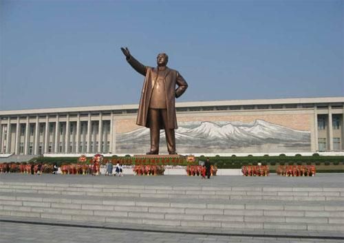 韓國稱或利用導(dǎo)彈對(duì)平壤等大城市的金日成、金正日銅像進(jìn)行精密打擊
