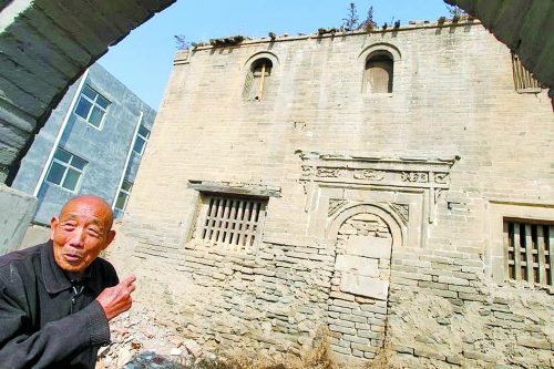 為保護(hù)古民宅，鄭州北四環(huán)繞開(kāi)5米