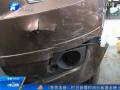 愛(ài)車(chē)停放馬路邊 一夜之間被撞毀