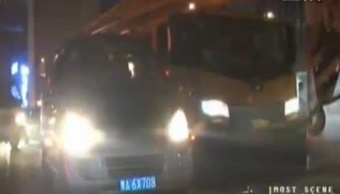 撞了車還打人 這是誰在胡鬧？