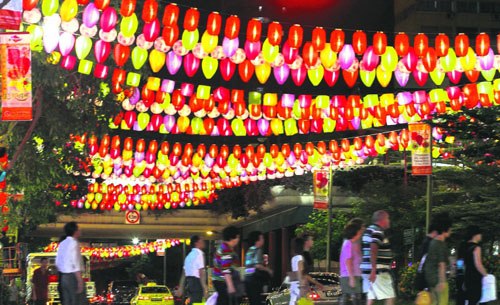 新加坡唐人街裝飾兩萬個燈籠慶中秋再創(chuàng)紀錄（圖）