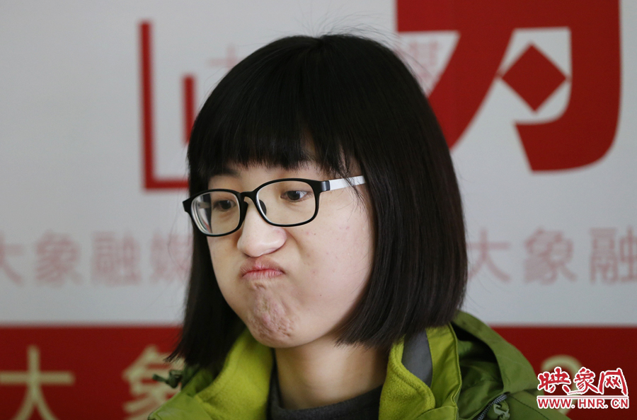偶爾來個這樣的表情，算是放松緊張的心情吧！