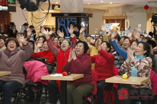公共頻道春節(jié)特別推出《百姓護(hù)照·過(guò)大年》活動(dòng)