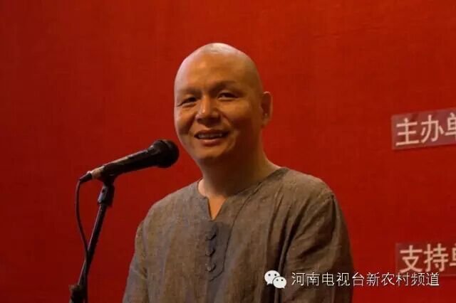 書畫家協(xié)會(huì)副主席，中國(guó)書畫家協(xié)會(huì)會(huì)員，河南省青年書法家，蘆荻