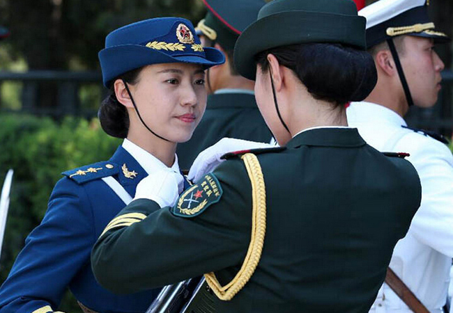 女儀仗兵,這才是2014年真正的女神！