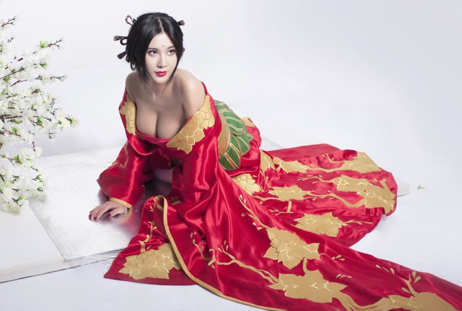 乳神穿越成貂蟬性感撩人 ?；ㄉ矸菔苜|(zhì)疑