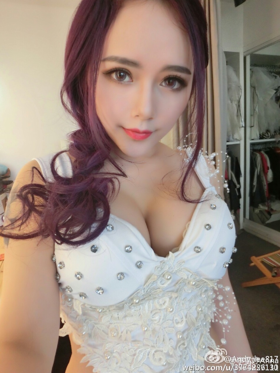 湖大21歲?；ㄇ巴购舐N無懼走光