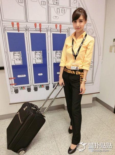 空中最美女子！虎航空姐Rita Kao 大秀比基尼照