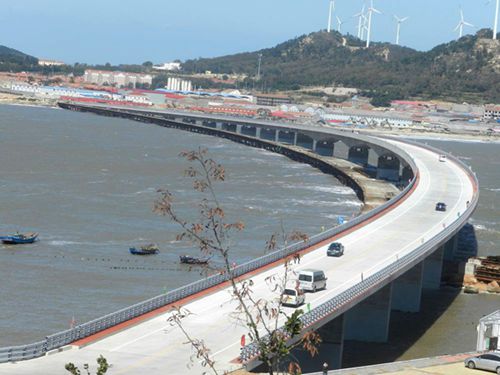 山東首座海島跨海大橋建成通車。（資料圖）